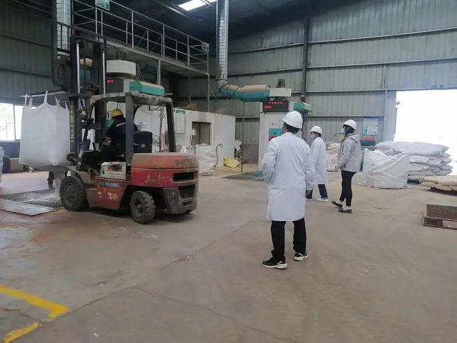 加強隱患排查 筑牢安全防線——萊西市農業(yè)農村局深入現場指導畜禽養(yǎng)殖業(yè)安全生產與飼料生產